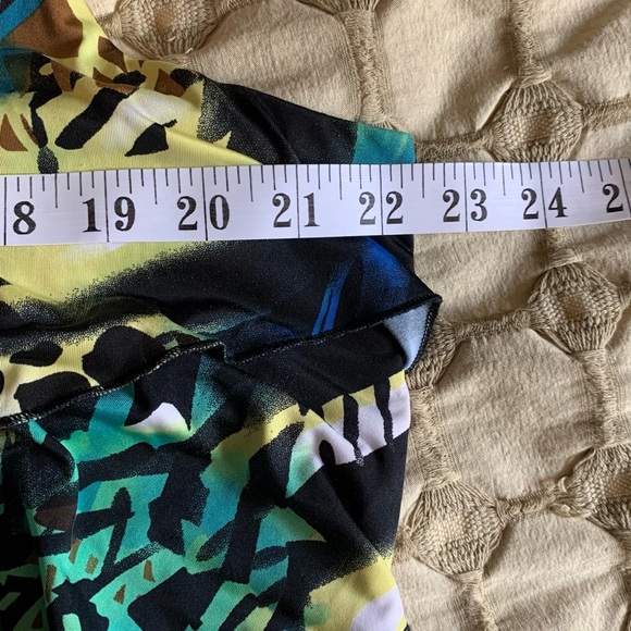 Multicolor Sleeveless Ruffle Top - Picture 4 of 7